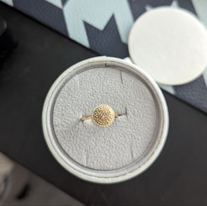 Hillberg and Berk Gold tone ring